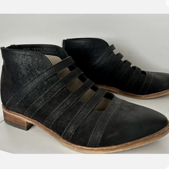 Free People Emma Black Leather Strappy Ankle Booties - Picture 3 of 11